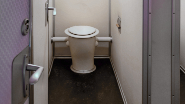 Zeppelin 016 Toilette Z6 20230525 DSC 8410